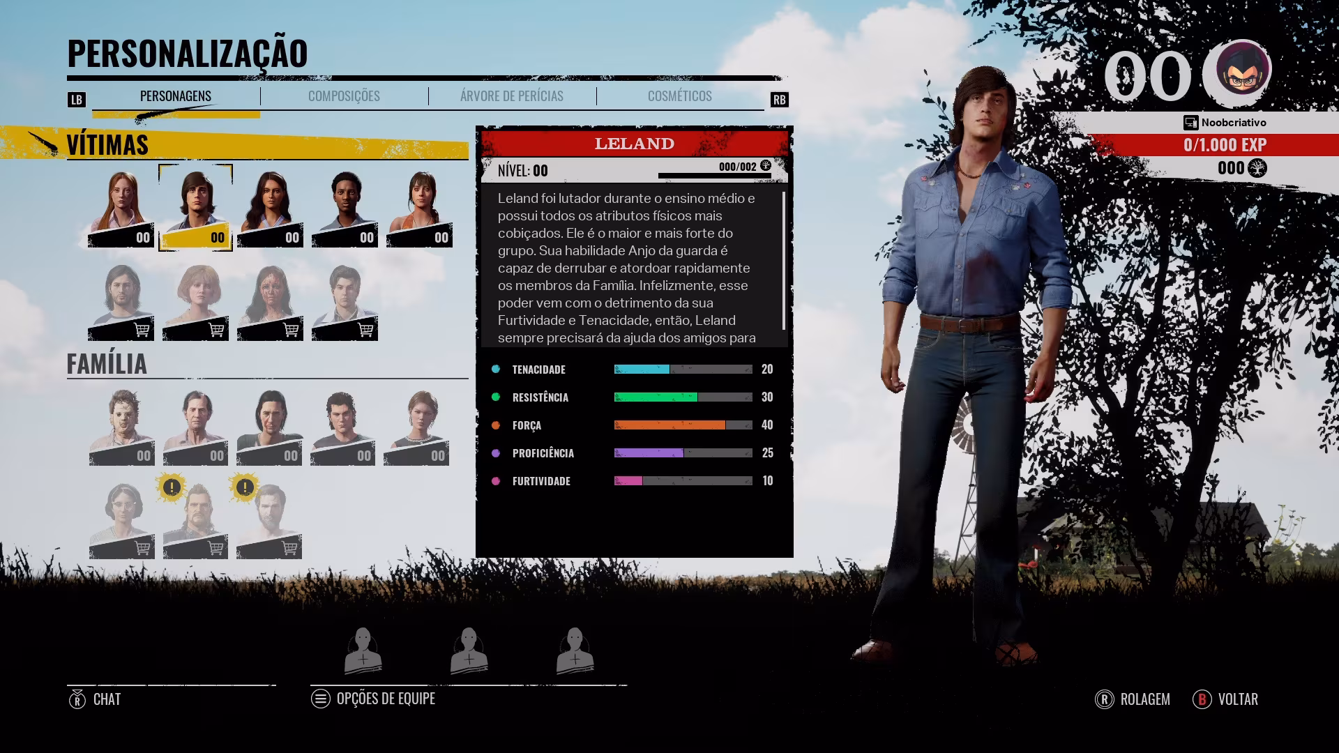 Interface de seleção de personagem Leland em videogame, exibindo atributos como tenacidade, resistência, força, proficiência e furtividade, com o personagem Leland em pé à direita, vestindo camisa azul e calças jeans em The Texas Chain Saw Massacre.
